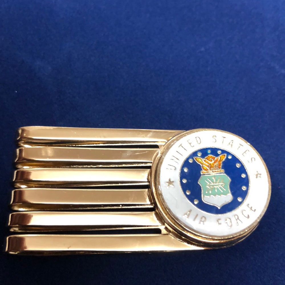 Gold Plated US Air Force US Navy Clip B-11-8